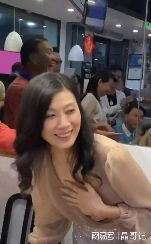 16岁用手怎么丰胸视频