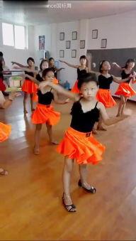 金牌桑巴舞双人视频,激情四溢!金牌桑巴舞双人表演惊艳全场