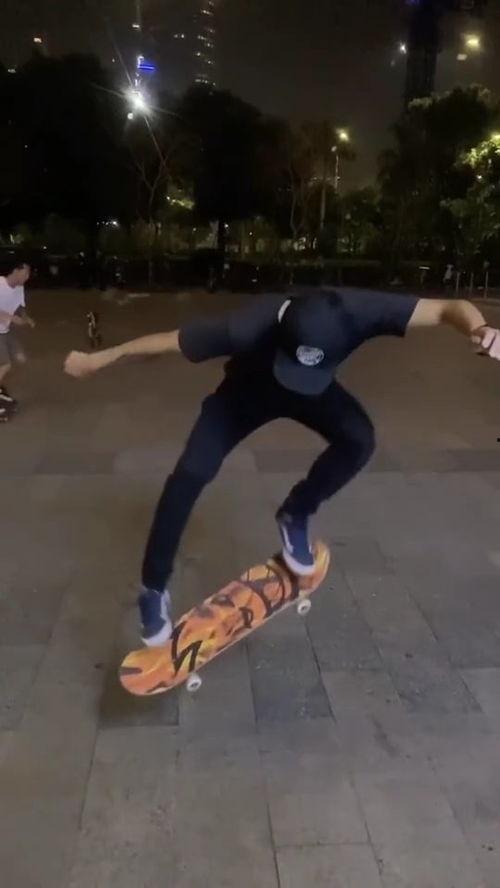 滑板起跳视频