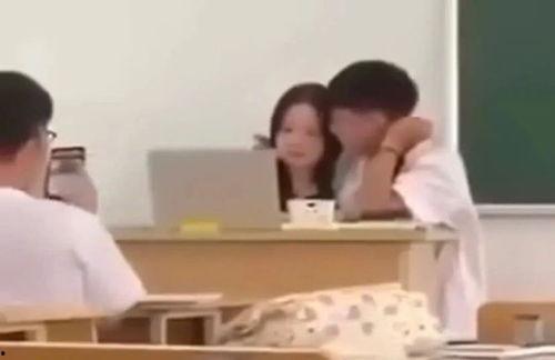 学生和老师视频,视频记录下的教学时光